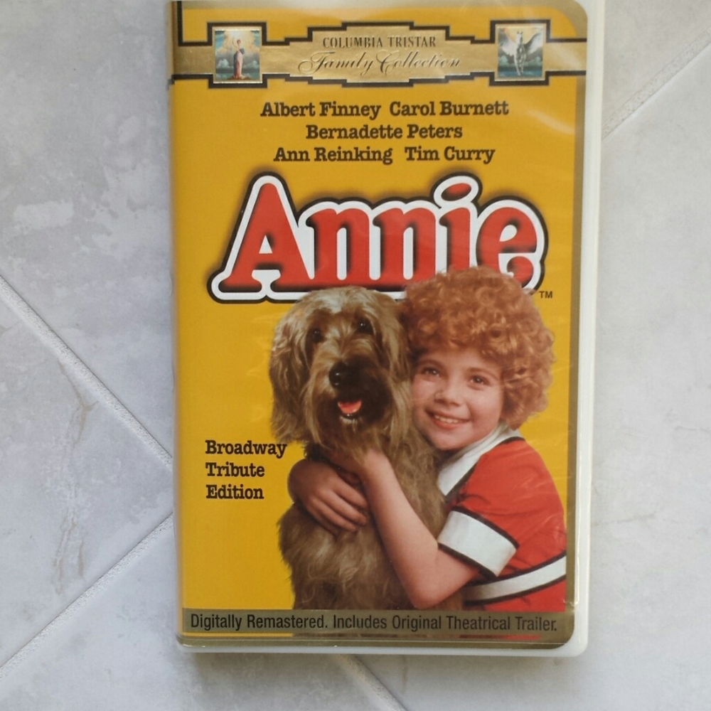 Annie VHS - Picture 2 of 6